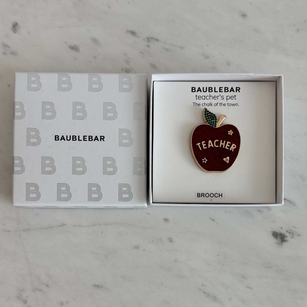 🍎BaubleBar Teacher Apple Brooch - Picture 4 of 4